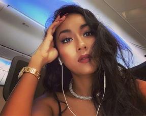 安娜模特吃瓜照片视频,揭秘幕后花絮与时尚瞬间