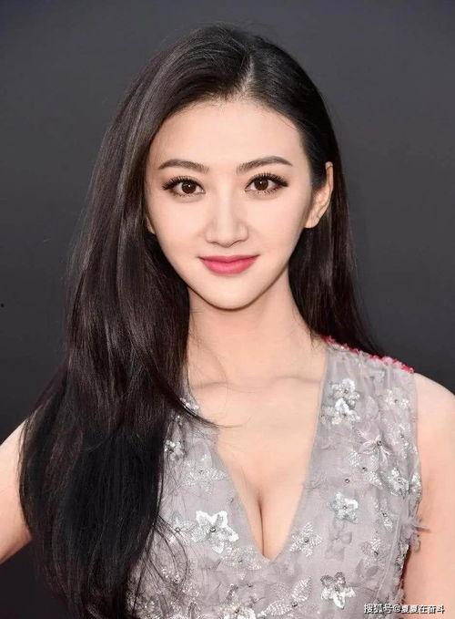 明星吃瓜酱女生分手视频,吃瓜酱女生视角下的甜蜜终结